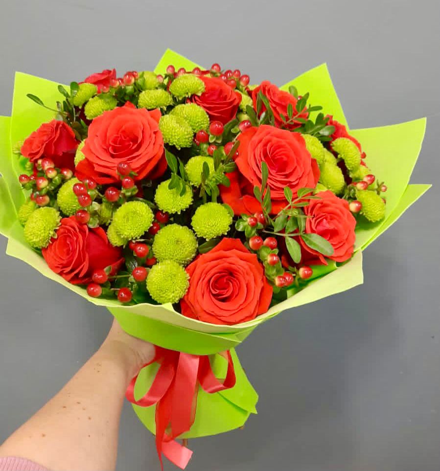 Букет цветов из: Хризантемы и Розы в Сосновый