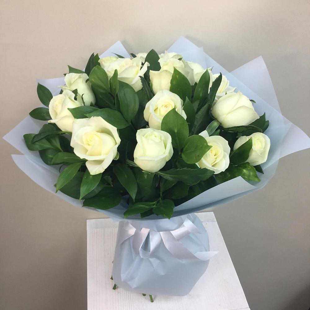 Букет 15 Белых роз Проуд в Сосновый