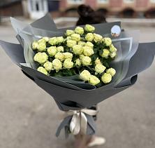 Букет Белые кустовые розы Солинеро в Сосновый