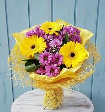 Букет цветов из:  Хризантемы и Герберы в Сосновый