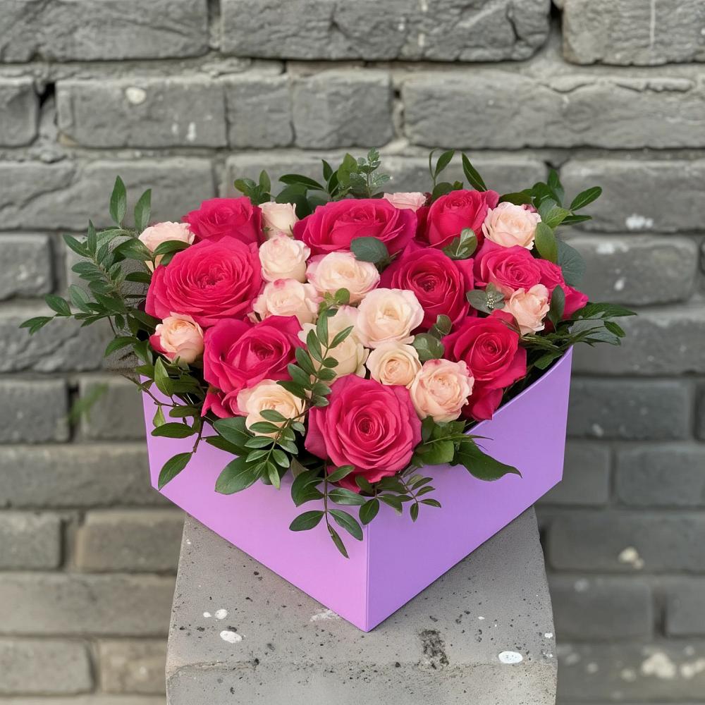 Цветочная композиция из Розы в коробке в Сосновый