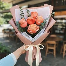 Букет цветов из:  Розы в Сосновый