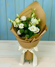 Букет цветов из:  Хризантемы и Лизиантусы #REPLACE_PRED# Сосновый