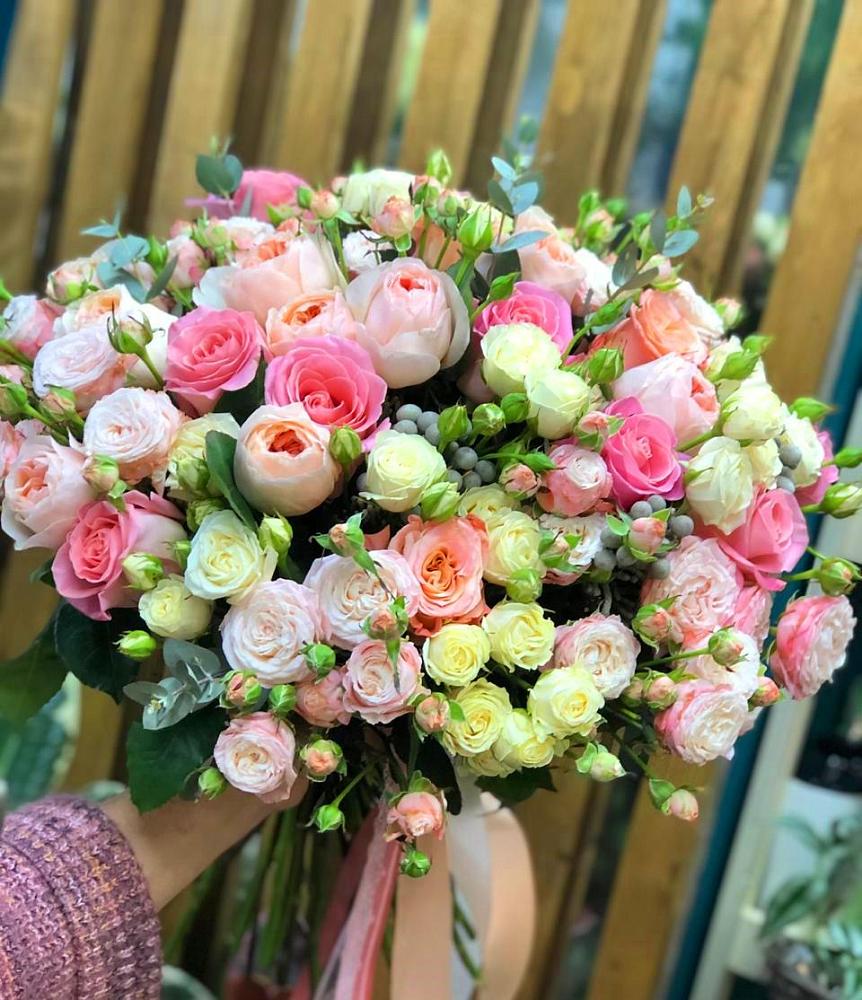 Букет цветов из: Розы в Сосновый