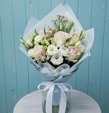 Букет цветов из:  Розы и Лизиантусы #REPLACE_PRED# Сосновый