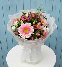 Букет цветов из:  Герберы, Альстромерии и Лизиантусы в Сосновый