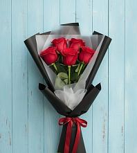 Букет цветов из:  Розы в Сосновый