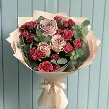 Букет цветов из:  Гвоздики и Розы #REPLACE_PRED# Сосновый