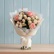 Букет цветов из:  Розы в Сосновый