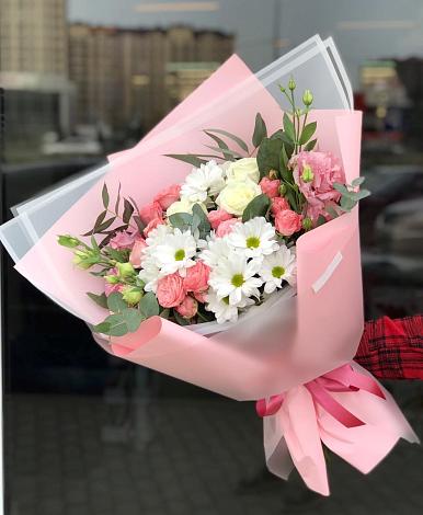 Букет цветов из: Розы, Лизиантусы и Хризантемы в Сосновый
