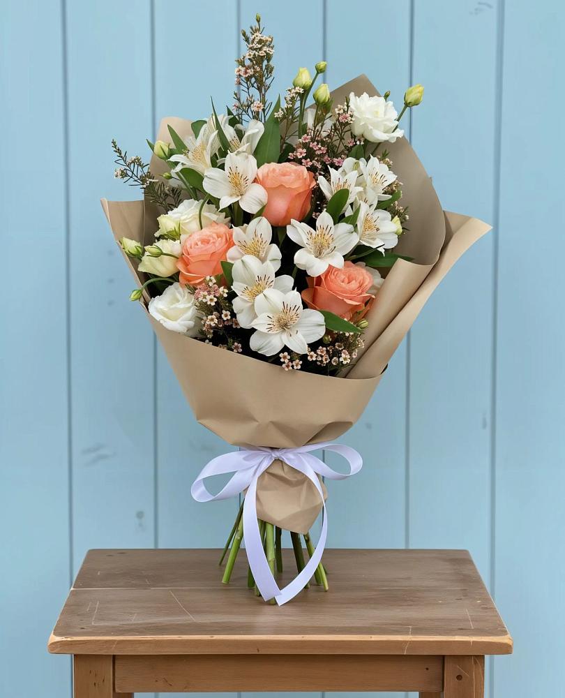 Букет цветов из: Альстромерии, Лизиантусы, Розы и Хризантемы в Сосновый